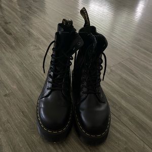 DR MARTENS CLASSIC BLACK BOOT